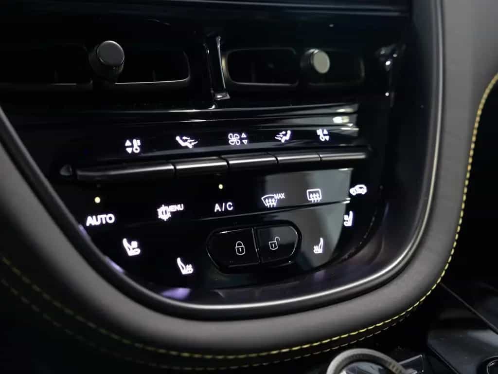 Aston Martin DBX 707 Aston Martin Hamburg 07/2023-photo-28