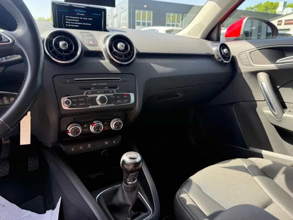 Audi A1 Sport*SHZ*PDC*FSP*USB*ALU*ALLWETTER*TÜV NEU* 05/2017-photo-11