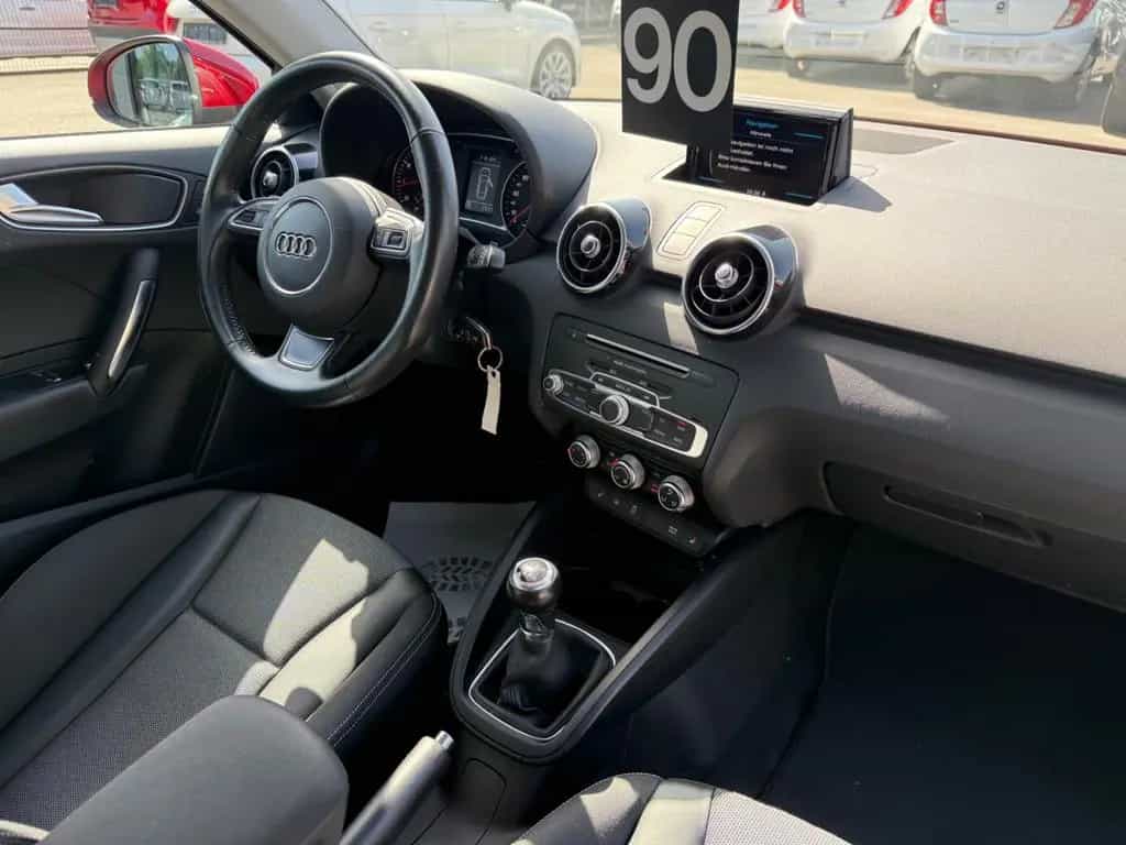 Audi A1 Sport*SHZ*PDC*FSP*USB*ALU*ALLWETTER*TÜV NEU* 05/2017-photo-15