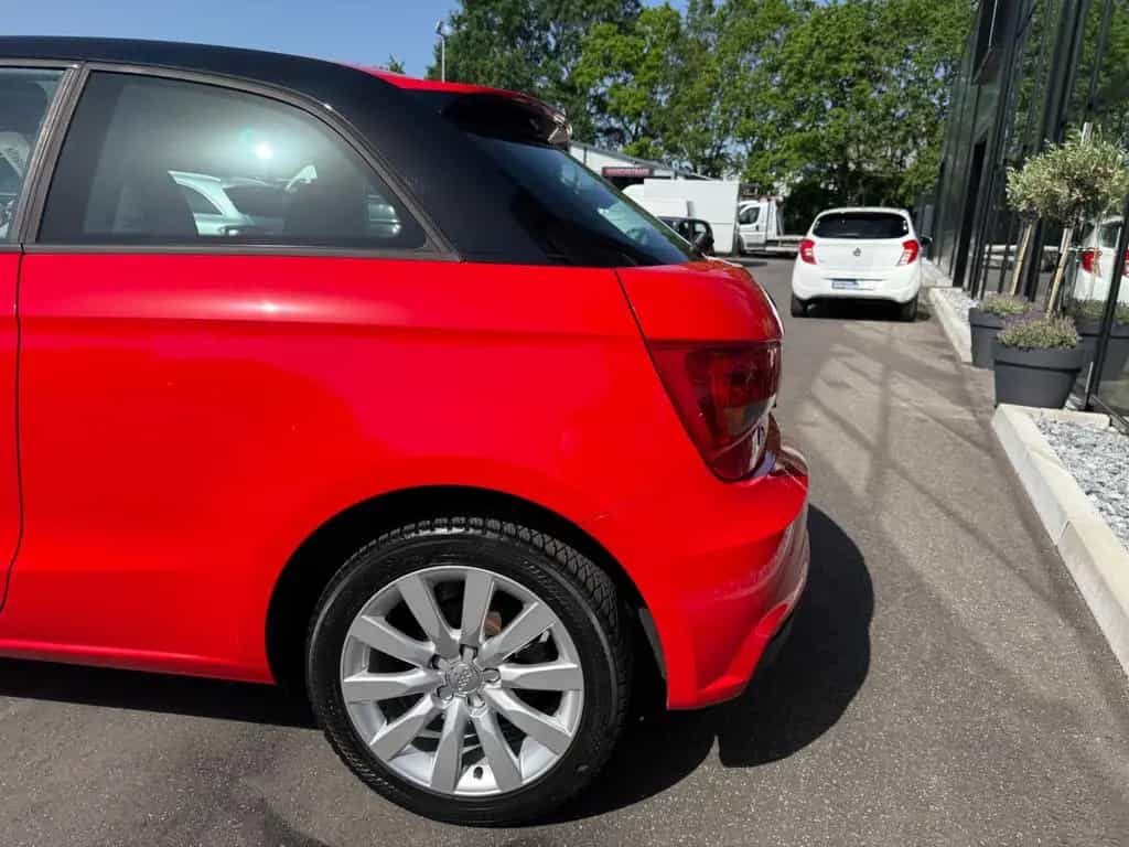 Audi A1 Sport*SHZ*PDC*FSP*USB*ALU*ALLWETTER*TÜV NEU* 05/2017-photo-19
