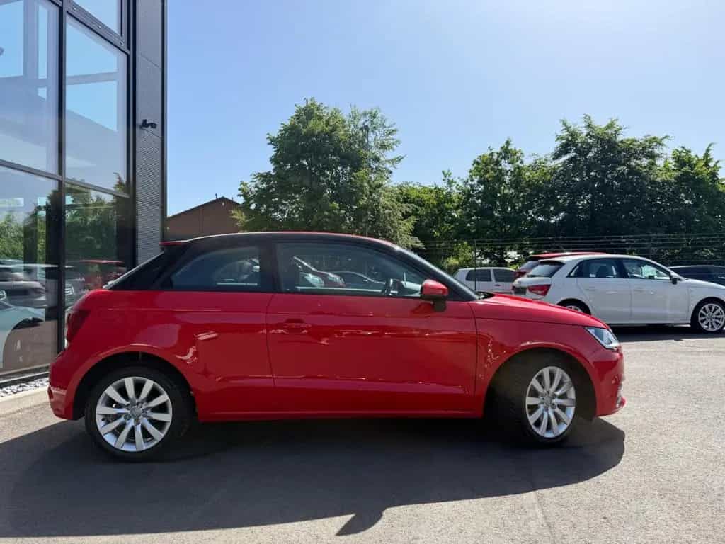 Audi A1 Sport*SHZ*PDC*FSP*USB*ALU*ALLWETTER*TÜV NEU* 05/2017-photo-27