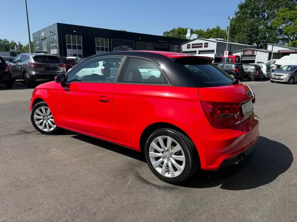 Audi A1 Sport*SHZ*PDC*FSP*USB*ALU*ALLWETTER*TÜV NEU* 05/2017-photo-3