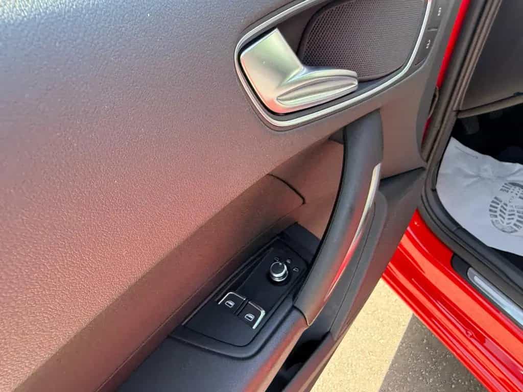 Audi A1 Sport*SHZ*PDC*FSP*USB*ALU*ALLWETTER*TÜV NEU* 05/2017-photo-8