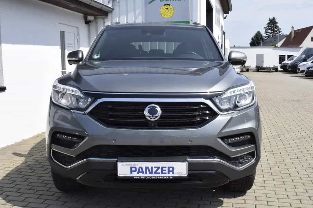 Ssangyong REXTON 2.2 e-XDi Premium 4WD AHK SHZ+Lüftung App 11/2017-photo-1