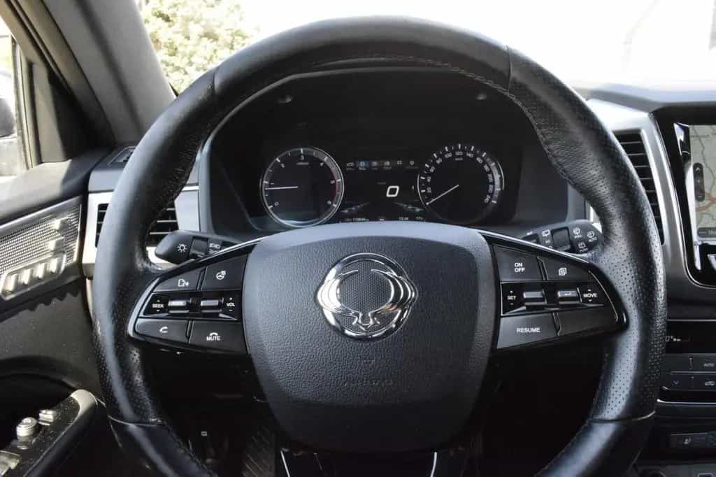 Ssangyong REXTON 2.2 e-XDi Premium 4WD AHK SHZ+Lüftung App 11/2017-photo-15