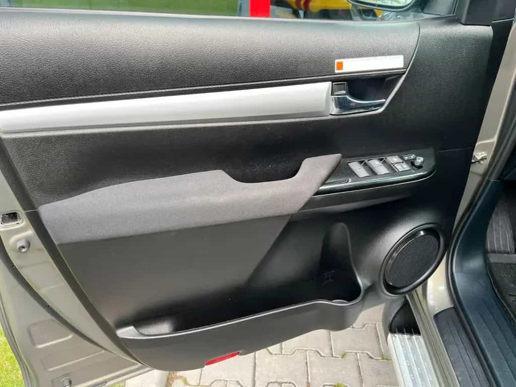 Toyota Hilux 2.8 D-4D Comfort TSS°GARANTIE°SEILWINDE 11/2023-photo-10