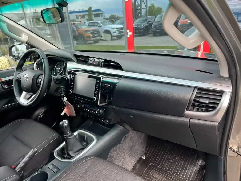 Toyota Hilux 2.8 D-4D Comfort TSS°GARANTIE°SEILWINDE 11/2023-photo-17