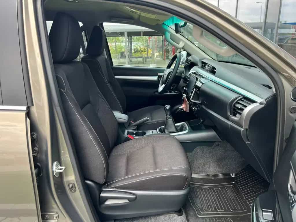 Toyota Hilux 2.8 D-4D Comfort TSS°GARANTIE°SEILWINDE 11/2023-photo-18