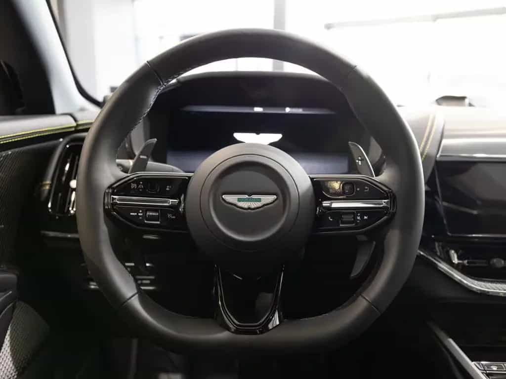 Aston Martin DBX 707 AMR Aston Martin Hamburg 04/2026-photo-10