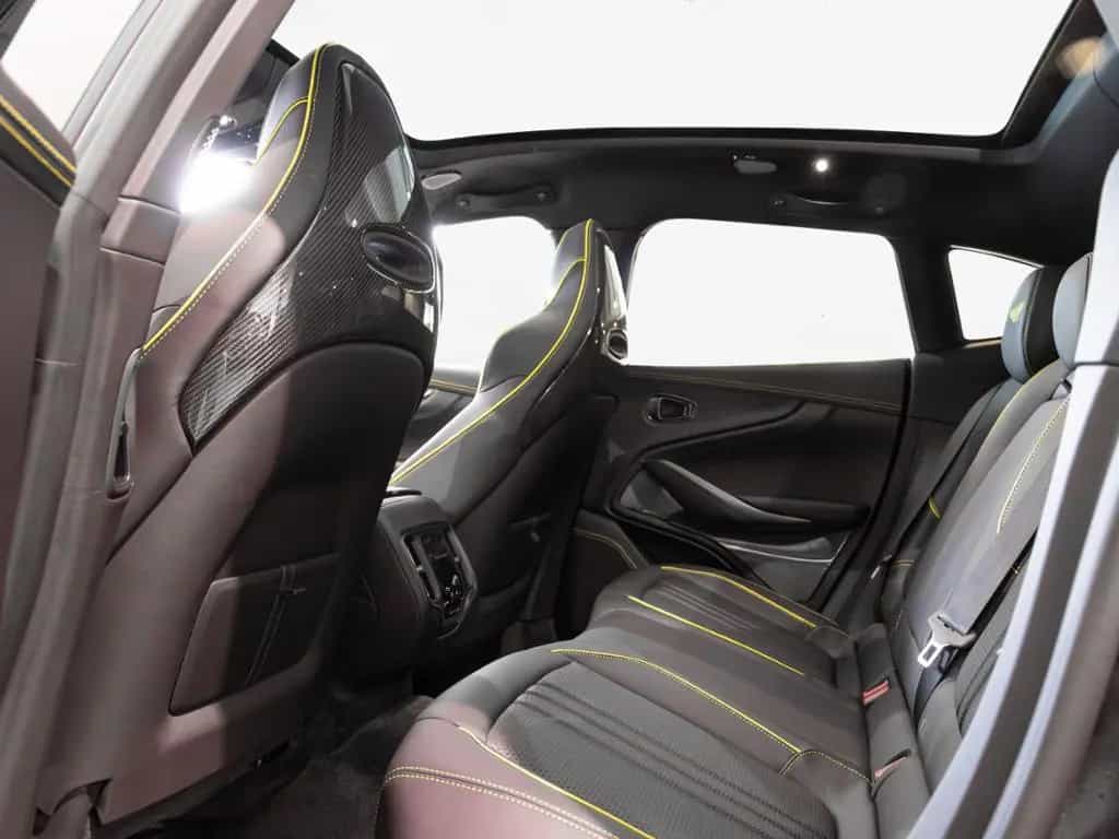 Aston Martin DBX 707 AMR Aston Martin Hamburg 04/2026-photo-12