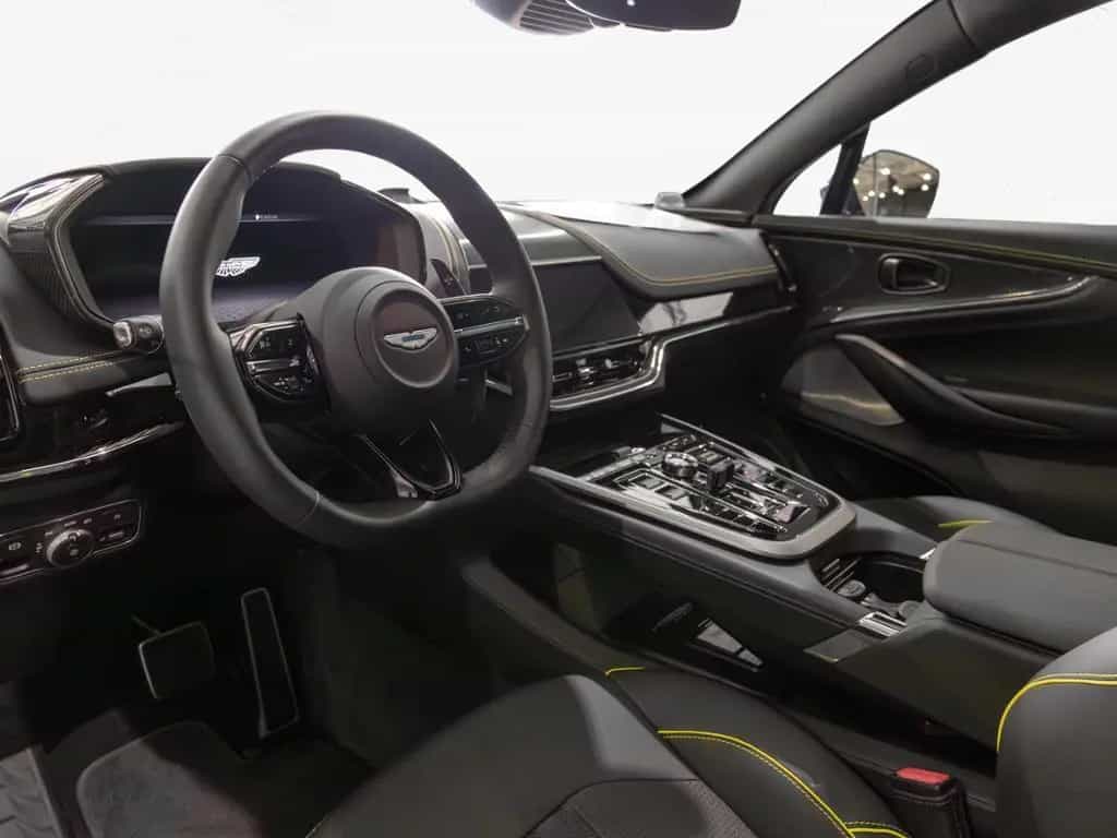 Aston Martin DBX 707 AMR Aston Martin Hamburg 04/2026-photo-2