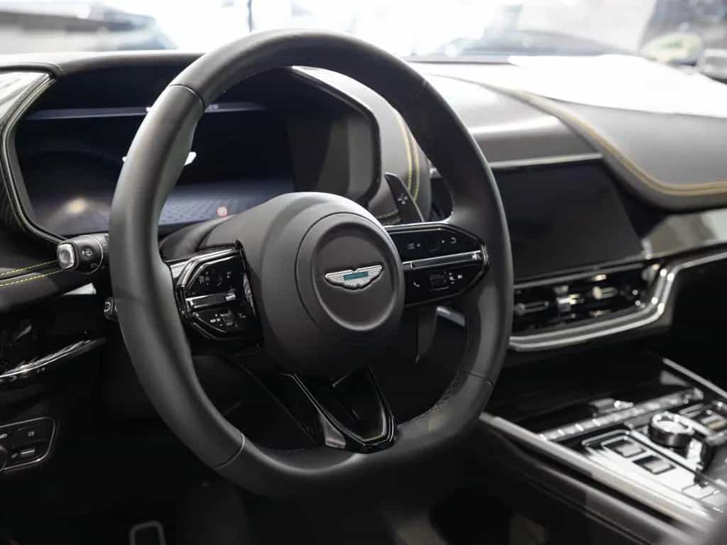 Aston Martin DBX 707 AMR Aston Martin Hamburg 04/2026-photo-29