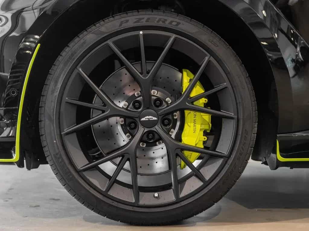 Aston Martin DBX 707 AMR Aston Martin Hamburg 04/2026-photo-3