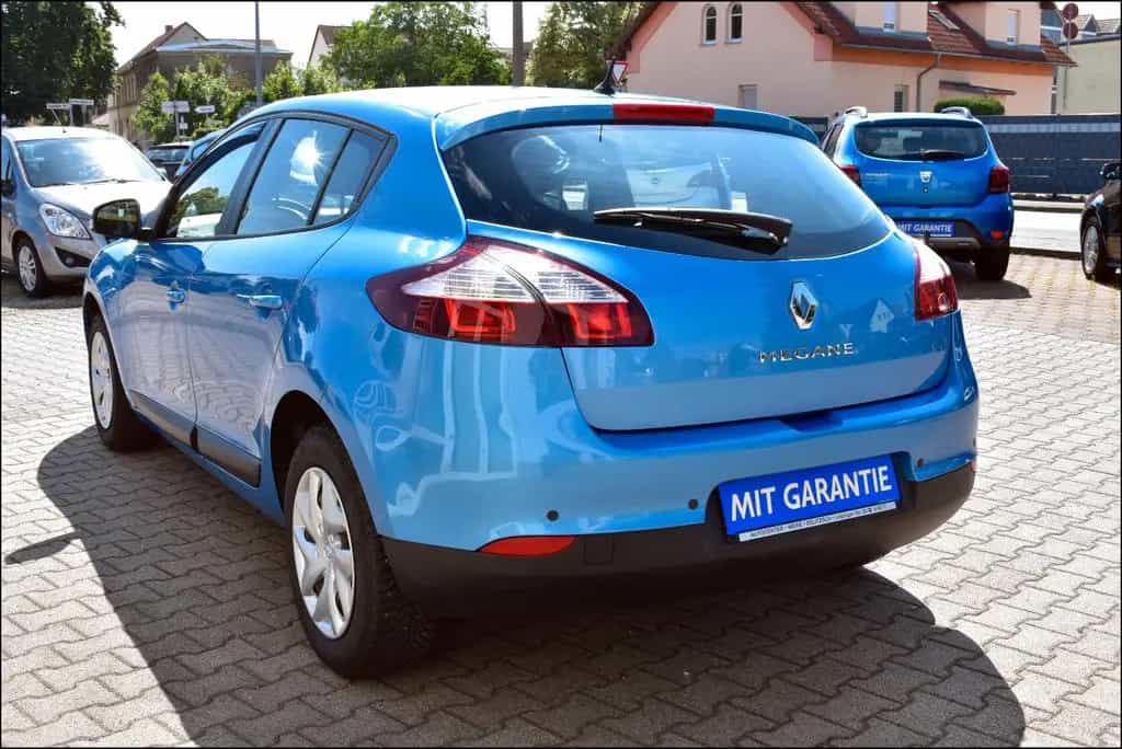 Renault Megane III Lim. 5-trg. Authentique TÜV-12/27 09/2015-photo-7