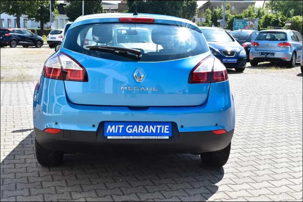 Renault Megane III Lim. 5-trg. Authentique TÜV-12/27 09/2015-photo-8