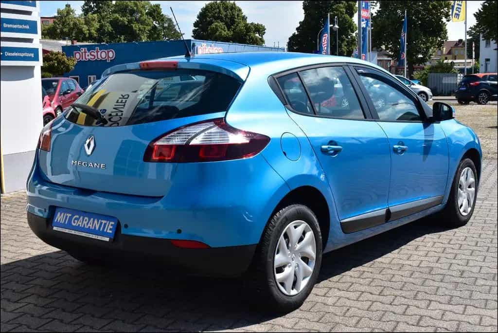 Renault Megane III Lim. 5-trg. Authentique TÜV-12/27 09/2015-photo-9