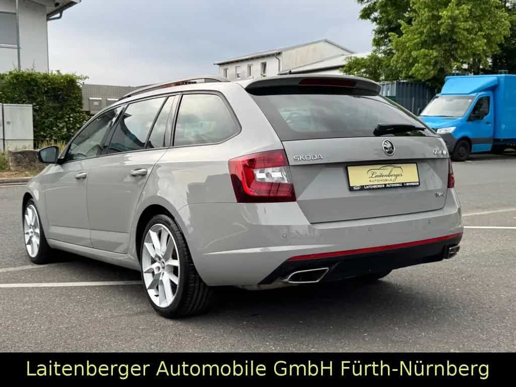 Skoda Octavia RS 2.0Ltr*DSG*LED*NAVI*ALCANTARA*SHZ*PDC 06/2017-photo-1