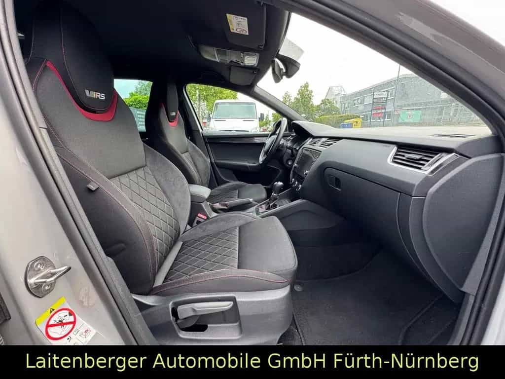 Skoda Octavia RS 2.0Ltr*DSG*LED*NAVI*ALCANTARA*SHZ*PDC 06/2017-photo-10