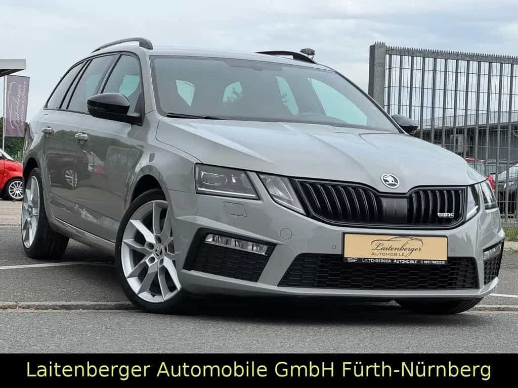 Skoda Octavia RS 2.0Ltr*DSG*LED*NAVI*ALCANTARA*SHZ*PDC 06/2017-photo-2
