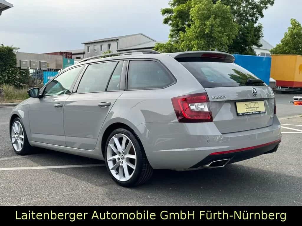 Skoda Octavia RS 2.0Ltr*DSG*LED*NAVI*ALCANTARA*SHZ*PDC 06/2017-photo-36