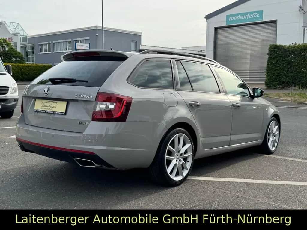 Skoda Octavia RS 2.0Ltr*DSG*LED*NAVI*ALCANTARA*SHZ*PDC 06/2017-photo-37