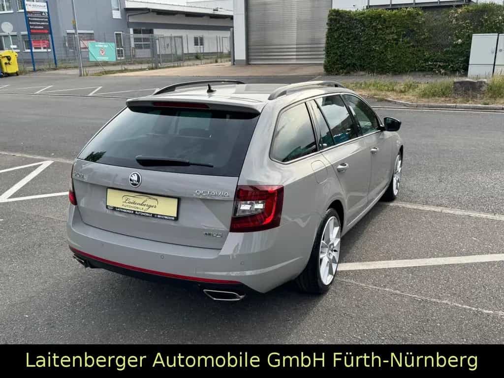 Skoda Octavia RS 2.0Ltr*DSG*LED*NAVI*ALCANTARA*SHZ*PDC 06/2017-photo-42