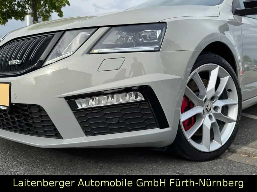 Skoda Octavia RS 2.0Ltr*DSG*LED*NAVI*ALCANTARA*SHZ*PDC 06/2017-photo-44
