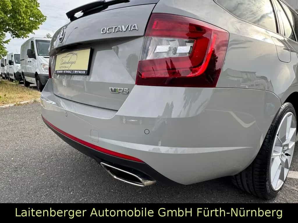 Skoda Octavia RS 2.0Ltr*DSG*LED*NAVI*ALCANTARA*SHZ*PDC 06/2017-photo-46
