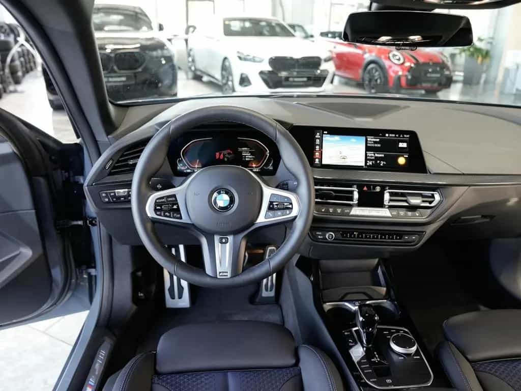 BMW 218 Gran Coupé 218 Gran Coupe i M Sport 19LM Panorama Kamera 12/2024-photo-16