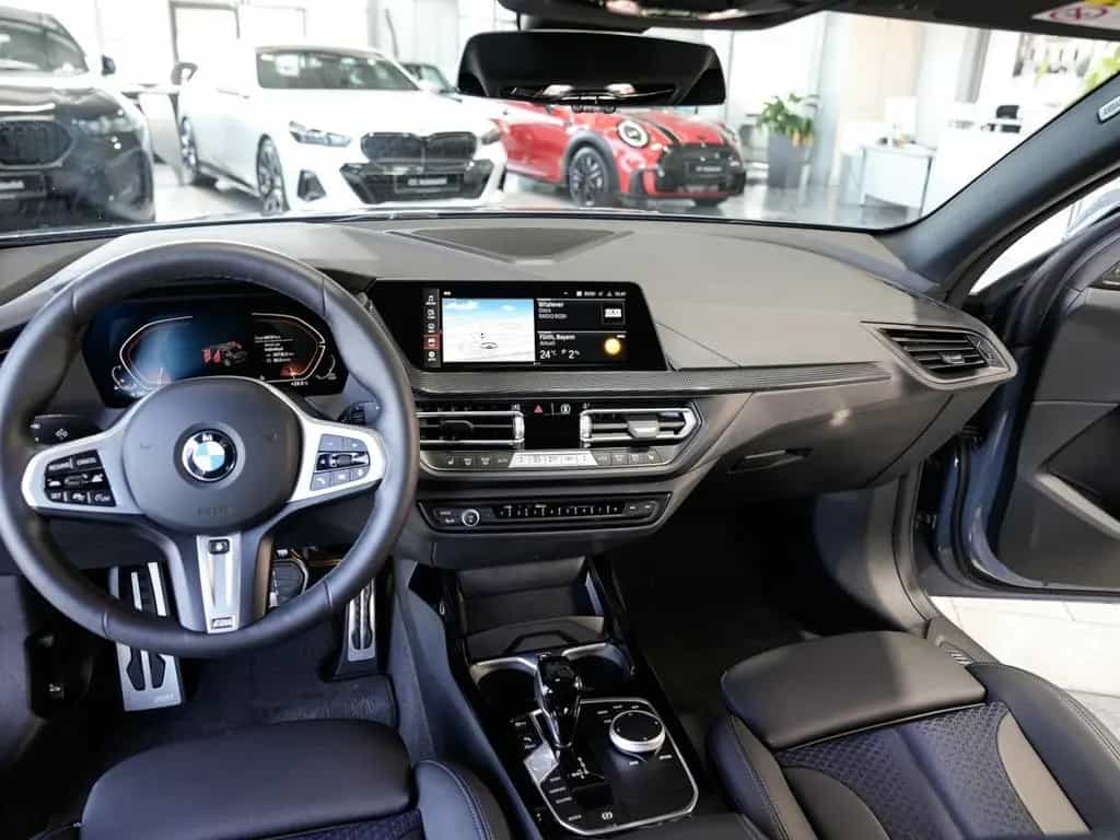 BMW 218 Gran Coupé 218 Gran Coupe i M Sport 19LM Panorama Kamera 12/2024-photo-17