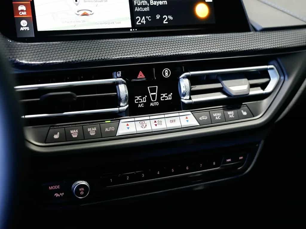 BMW 218 Gran Coupé 218 Gran Coupe i M Sport 19LM Panorama Kamera 12/2024-photo-23