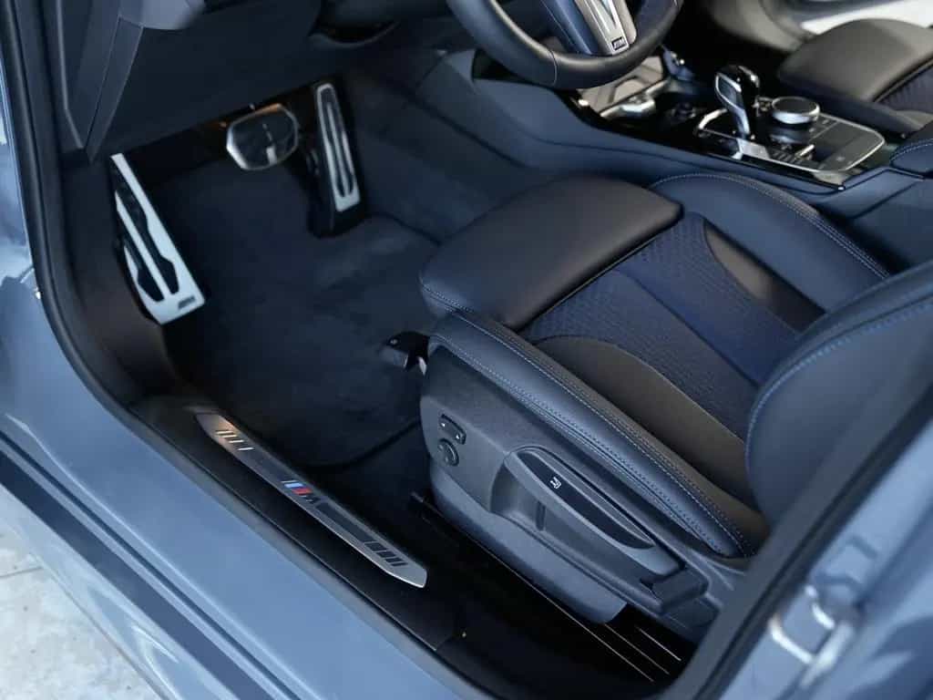 BMW 218 Gran Coupé 218 Gran Coupe i M Sport 19LM Panorama Kamera 12/2024-photo-28