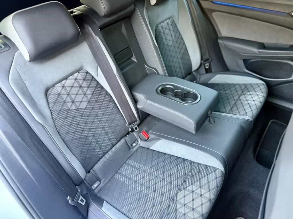 Volkswagen Golf VIII Variant R-Line eTSI/ IQ.Light/ Kamera 04/2021-photo-12