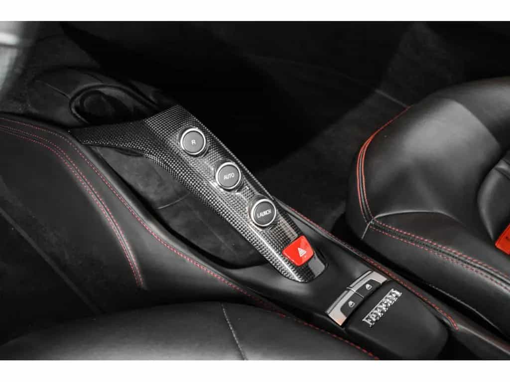 Ferrari 488 GTB 3.9 V8 - ROSSO CORSA METALLIC 01/2017-photo-10