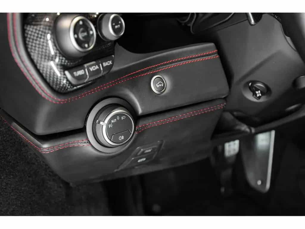 Ferrari 488 GTB 3.9 V8 - ROSSO CORSA METALLIC 01/2017-photo-13