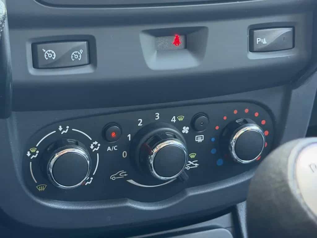 Dacia Duster Prestige 4x2 Navi Sitzheizung Tempomat 10/2016-photo-34
