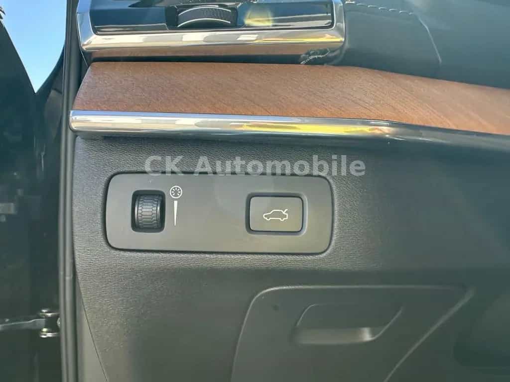 Volvo XC90 T5 Inscription AWD/7Sitze/BLIS/LED/360°/AHK 10/2018-photo-24