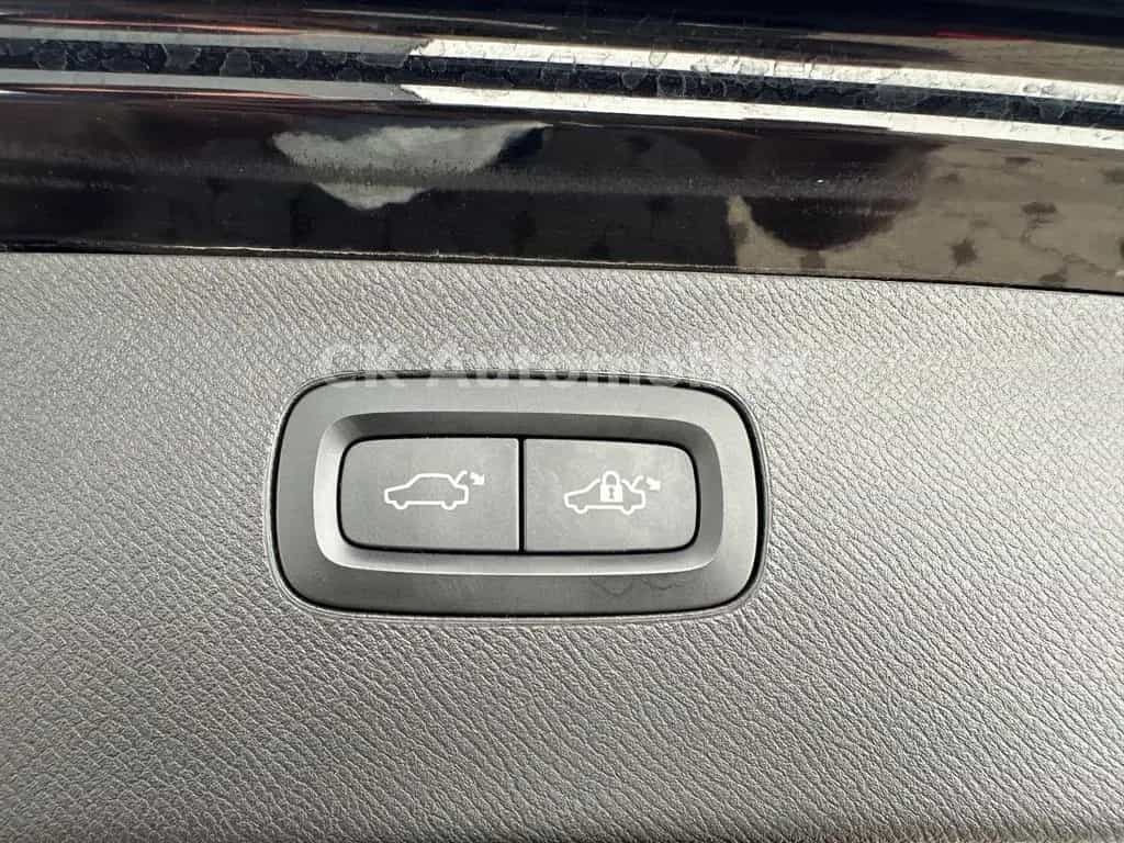 Volvo XC90 T5 Inscription AWD/7Sitze/BLIS/LED/360°/AHK 10/2018-photo-33
