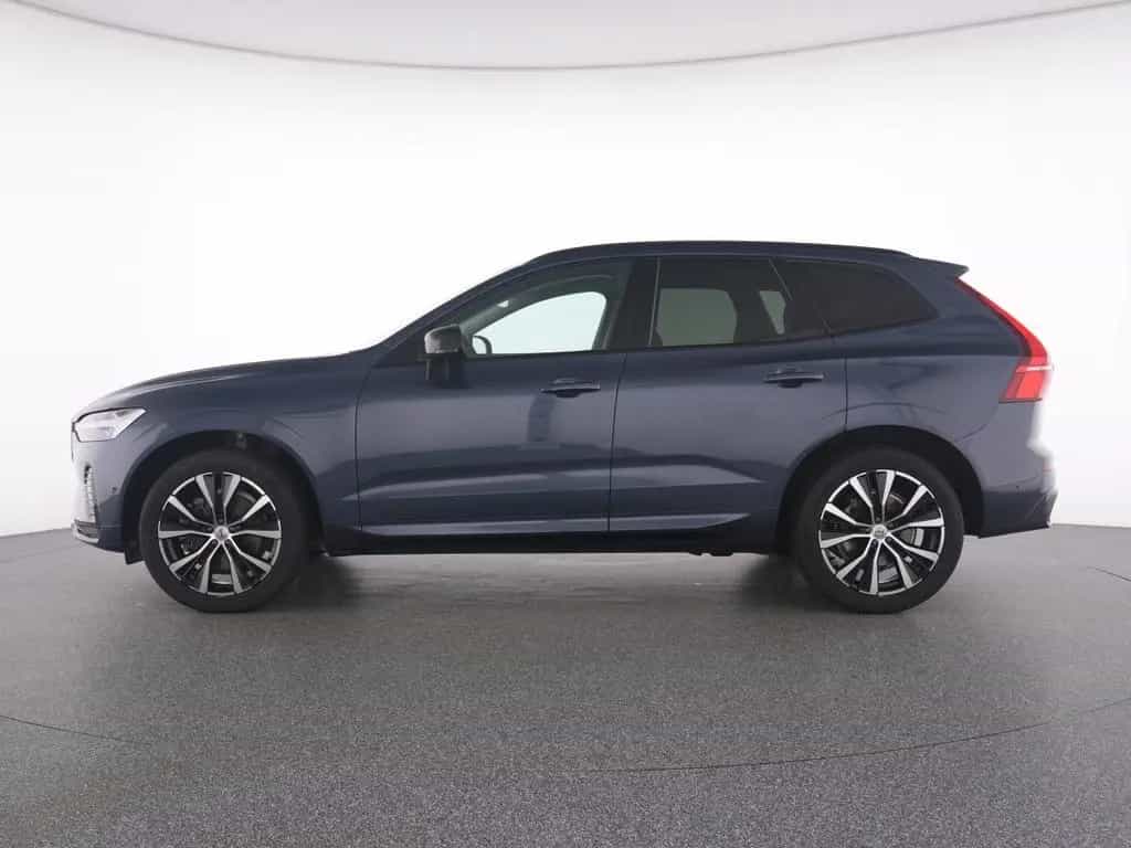 Volvo XC60 B4 PLUS DARK FAP+HKSOUND+PANO+STANDHZ+LM20 12/2023-photo-10