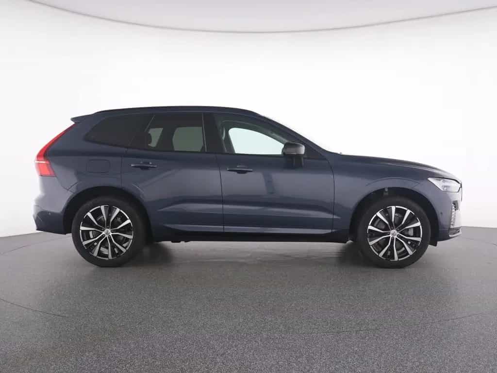 Volvo XC60 B4 PLUS DARK FAP+HKSOUND+PANO+STANDHZ+LM20 12/2023-photo-11