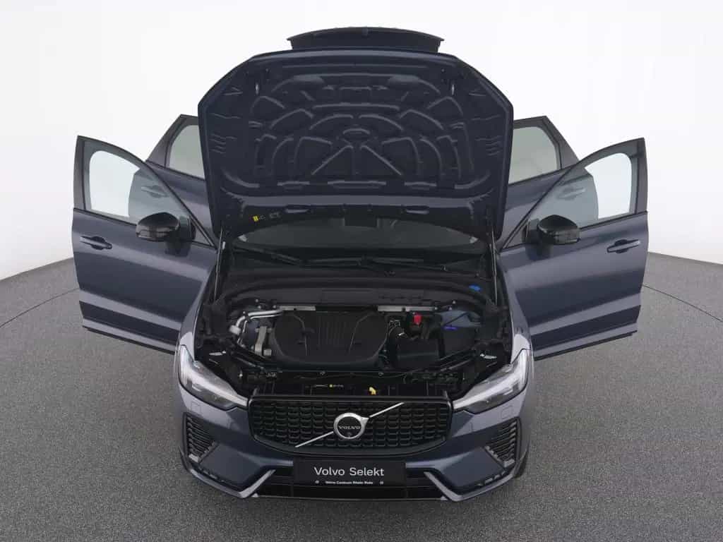Volvo XC60 B4 PLUS DARK FAP+HKSOUND+PANO+STANDHZ+LM20 12/2023-photo-12