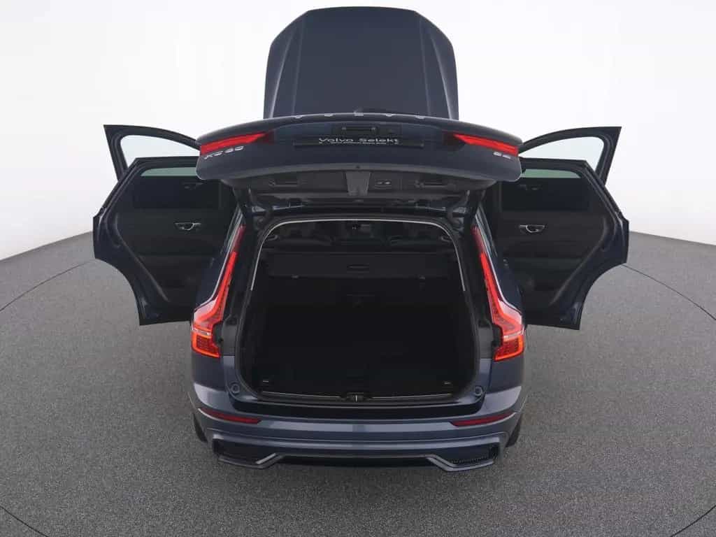 Volvo XC60 B4 PLUS DARK FAP+HKSOUND+PANO+STANDHZ+LM20 12/2023-photo-13