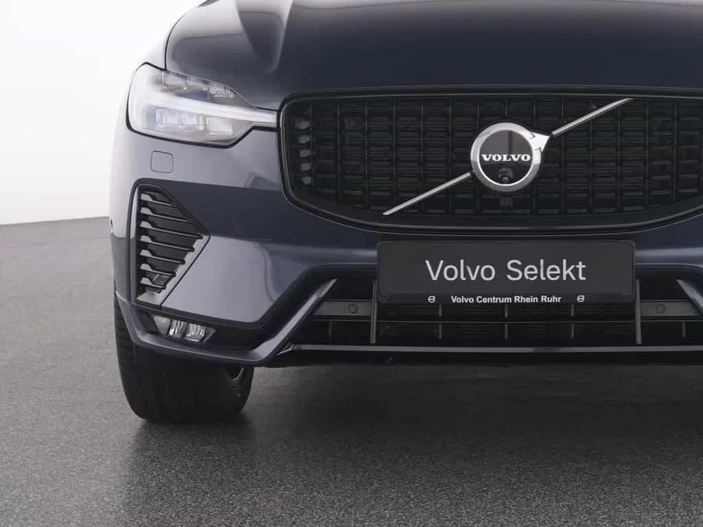 Volvo XC60 B4 PLUS DARK FAP+HKSOUND+PANO+STANDHZ+LM20 12/2023-photo-16