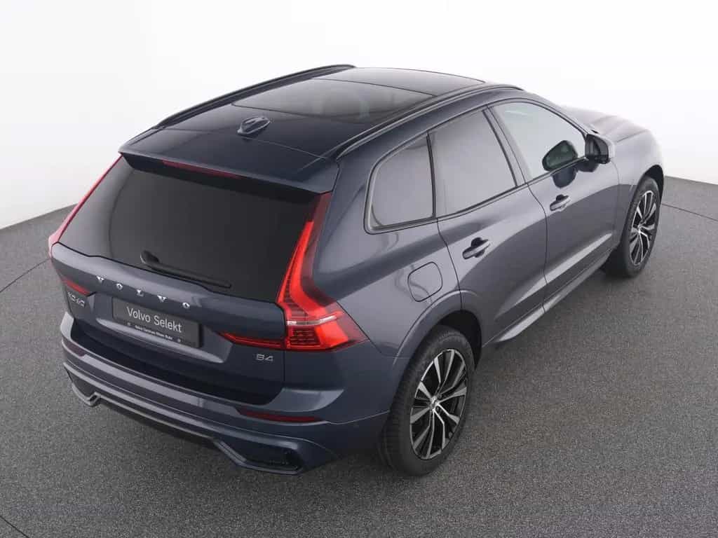 Volvo XC60 B4 PLUS DARK FAP+HKSOUND+PANO+STANDHZ+LM20 12/2023-photo-18