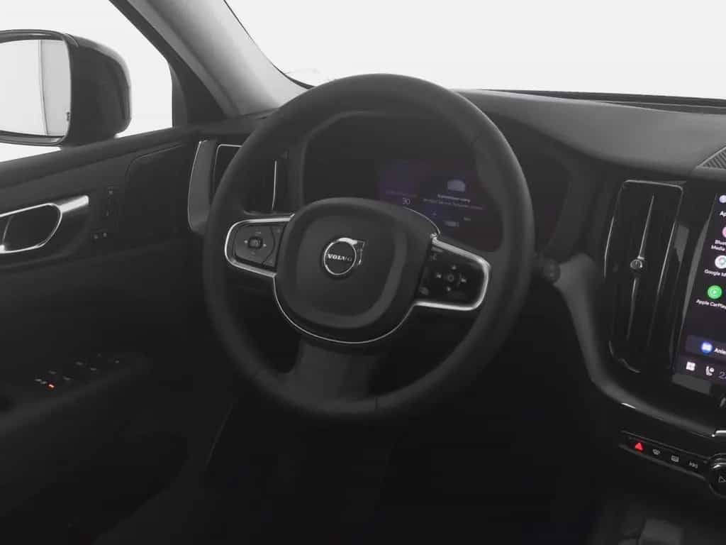 Volvo XC60 B4 PLUS DARK FAP+HKSOUND+PANO+STANDHZ+LM20 12/2023-photo-4