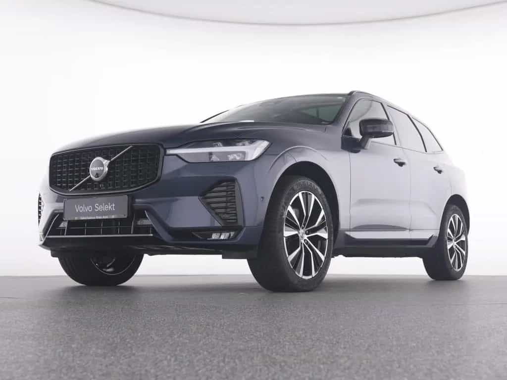 Volvo XC60 B4 PLUS DARK FAP+HKSOUND+PANO+STANDHZ+LM20 12/2023-photo-6