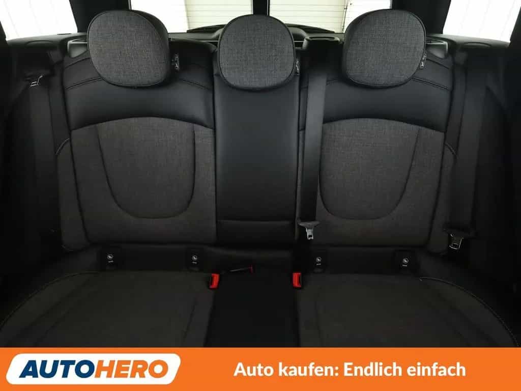 MINI Cooper Clubman Clubman Cooper Aut.*NAVI*LED*PDC*SHZ*ALU*TEMPO* 09/2018-photo-15