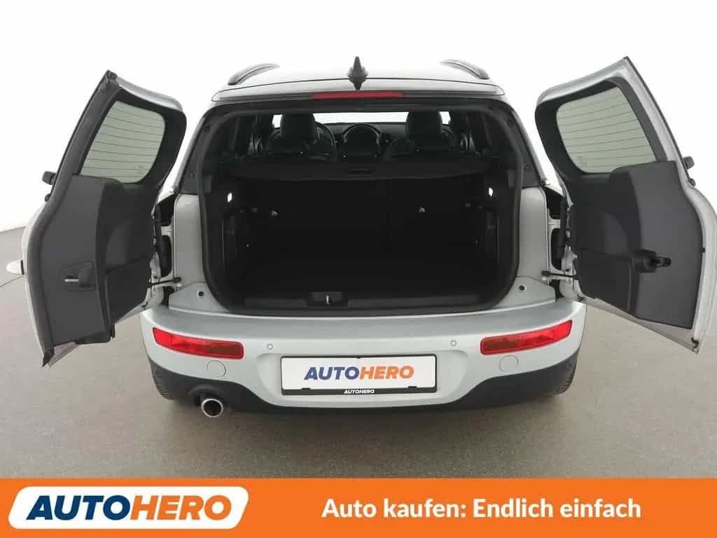 MINI Cooper Clubman Clubman Cooper Aut.*NAVI*LED*PDC*SHZ*ALU*TEMPO* 09/2018-photo-16