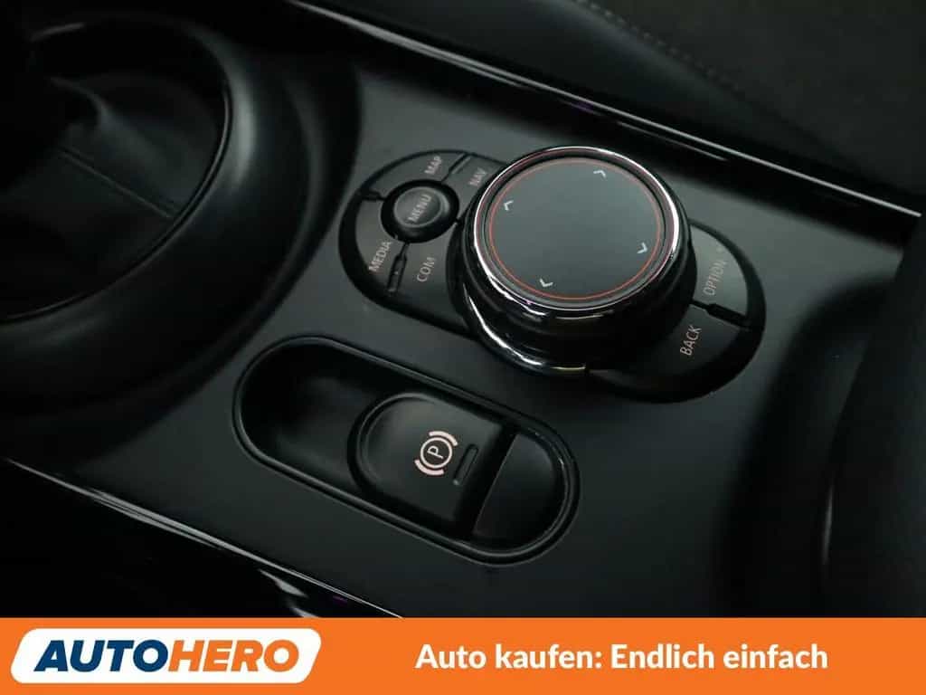 MINI Cooper Clubman Clubman Cooper Aut.*NAVI*LED*PDC*SHZ*ALU*TEMPO* 09/2018-photo-26