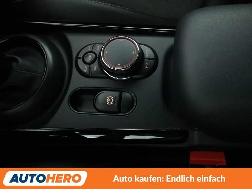 MINI Cooper Clubman Clubman Cooper Aut.*NAVI*LED*PDC*SHZ*ALU*TEMPO* 09/2018-photo-27